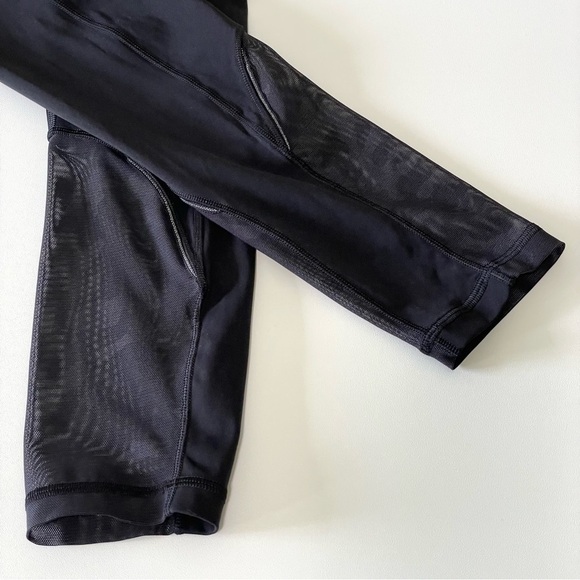 Lululemon Fast and Free Crop 23” Mesh Legging Black Incognito Camo Embossed 2 - Picture 14 of 16